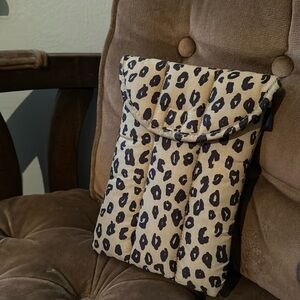 Baggu Puffy Tablet Sleeve 8” Honey Leopard